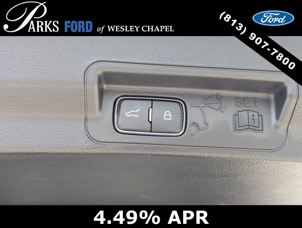 Certified 2022 Ford Explorer Limited w/ Equipment Group 301A image 9