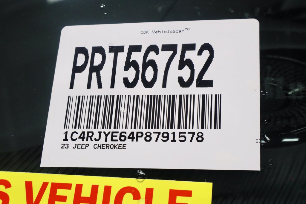 Used 2023 Jeep Grand Cherokee Summit w/ Luxury Tech Group V AWD/4WD image 37