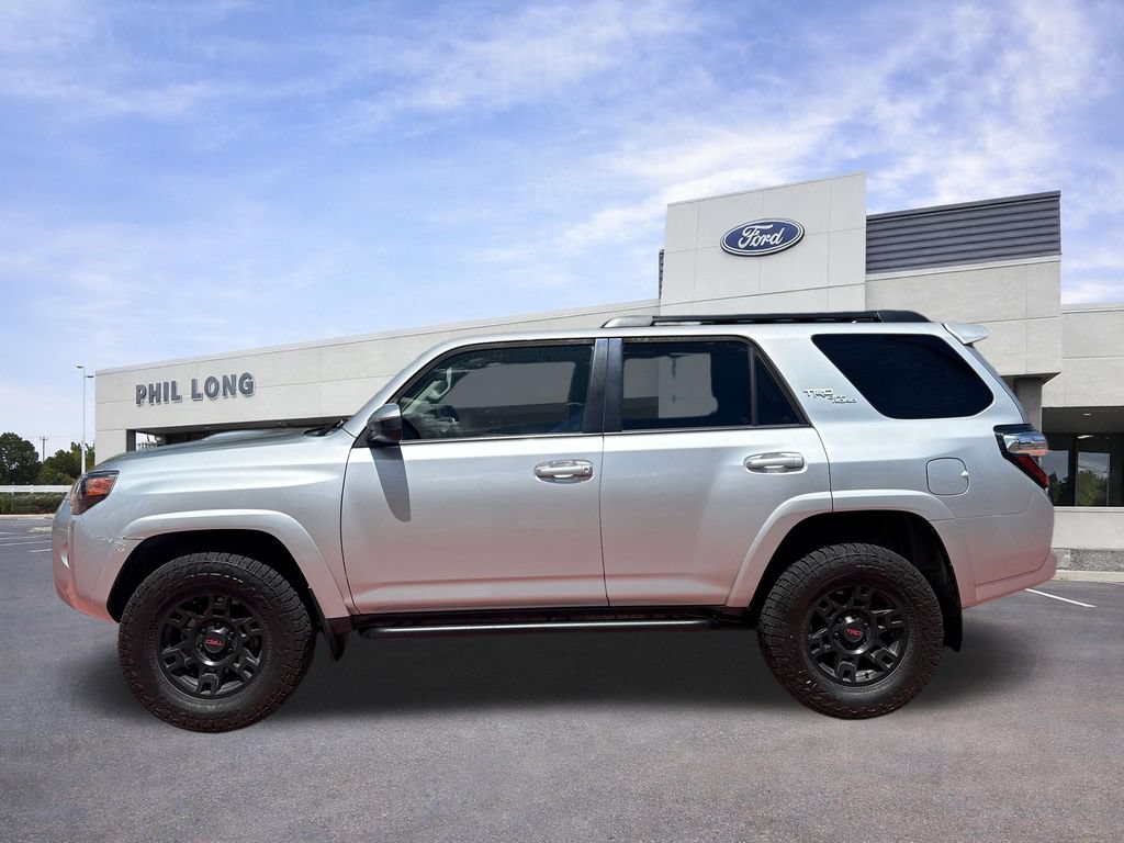 Used 2022 Toyota 4Runner TRD Off-Road AWD/4WD image 6