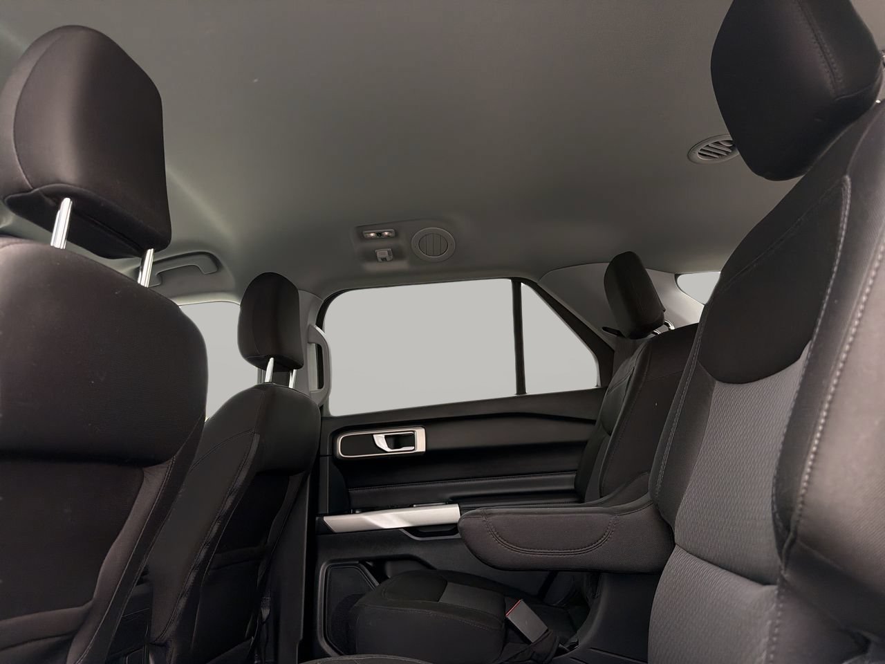 Certified 2023 Ford Explorer XLT RWD image 16