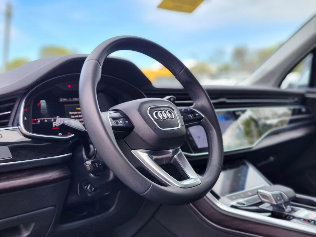 Used 2023 Audi Q7 3.0T Premium Plus AWD/4WD image 21