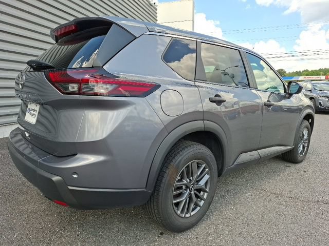 Used 2024 Nissan Rogue S FWD image 3