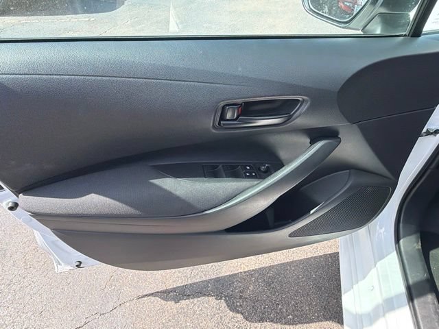 Used 2025 Toyota Corolla LE FWD image 17