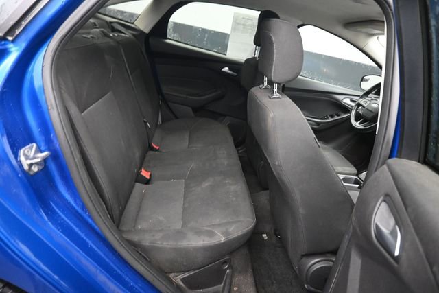 Certified 2018 Ford Focus SE w/ SE Winter Package FWD image 7