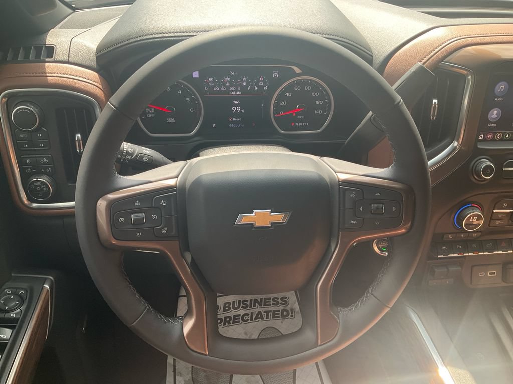Used 2019 Chevrolet Silverado 1500 High Country w/ Technology Package AWD/4WD image 23