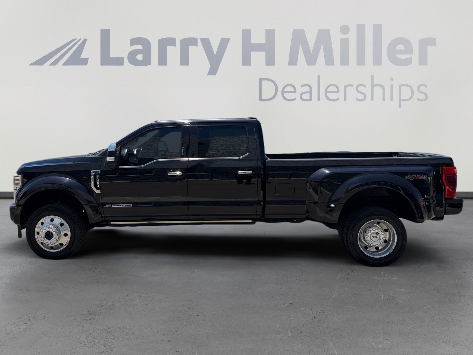 Certified 2022 Ford F450 Platinum AWD/4WD image 2