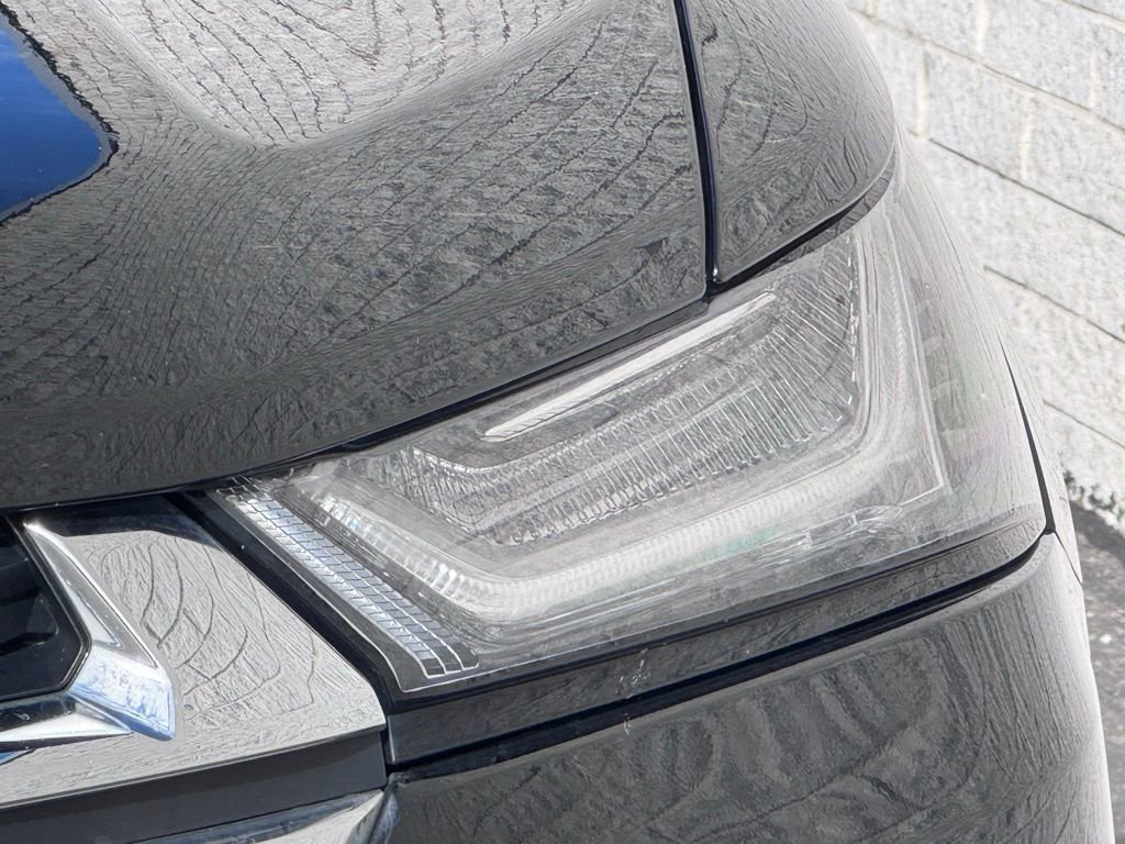 Used 2023 Chevrolet Traverse LS w/ Safety Package image 11