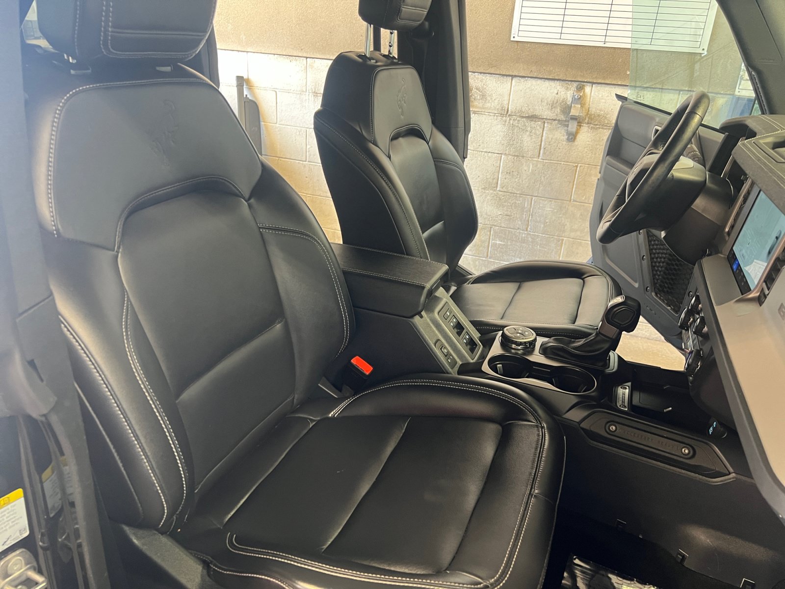 Certified 2025 Ford Bronco Outer Banks AWD/4WD image 31