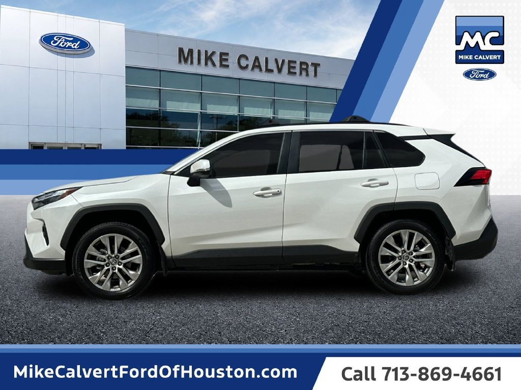 Used 2024 Toyota RAV4 XLE Premium FWD image 2