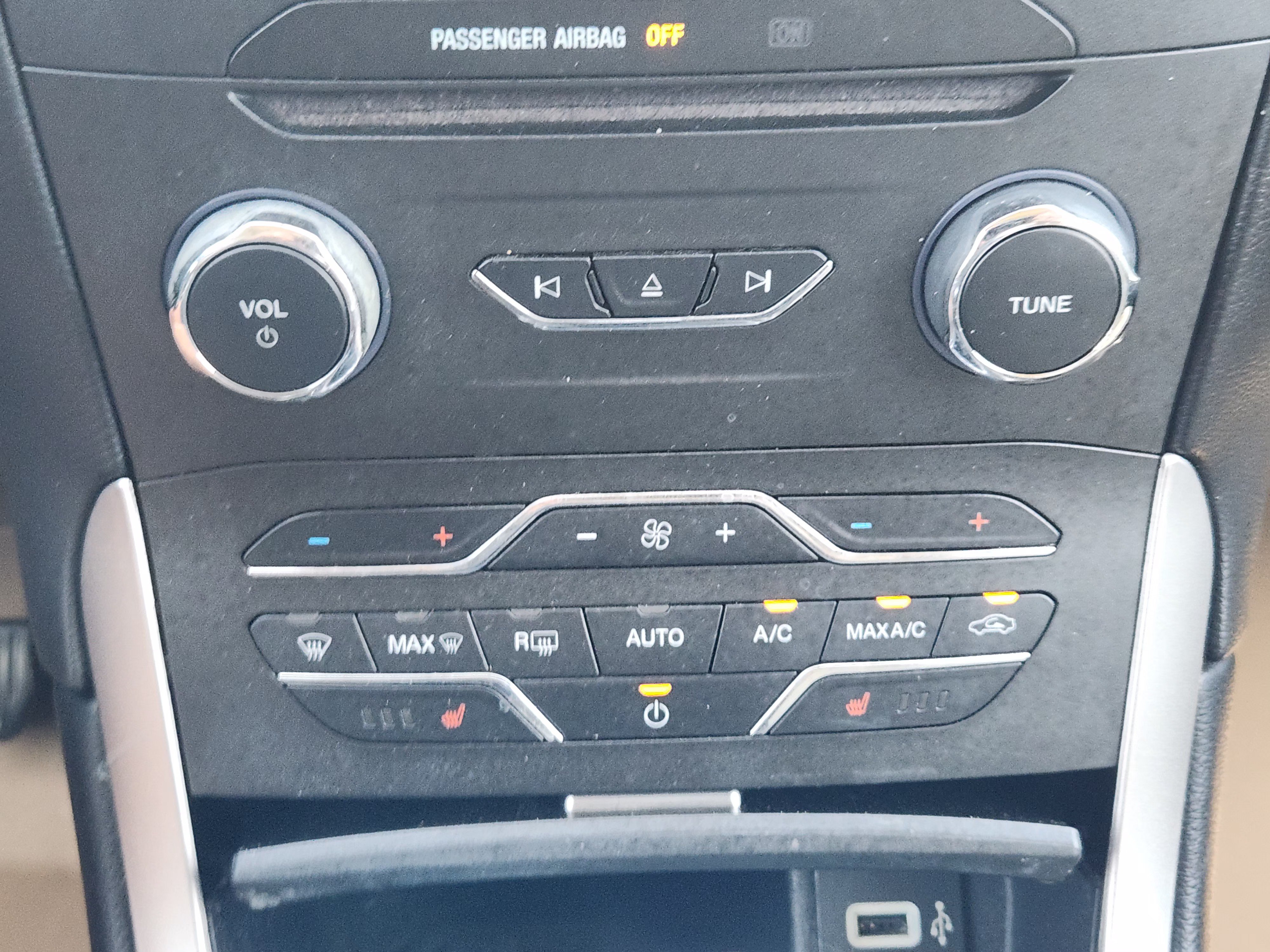 Certified 2018 Ford Edge SEL w/ Equipment Group 201A FWD image 20