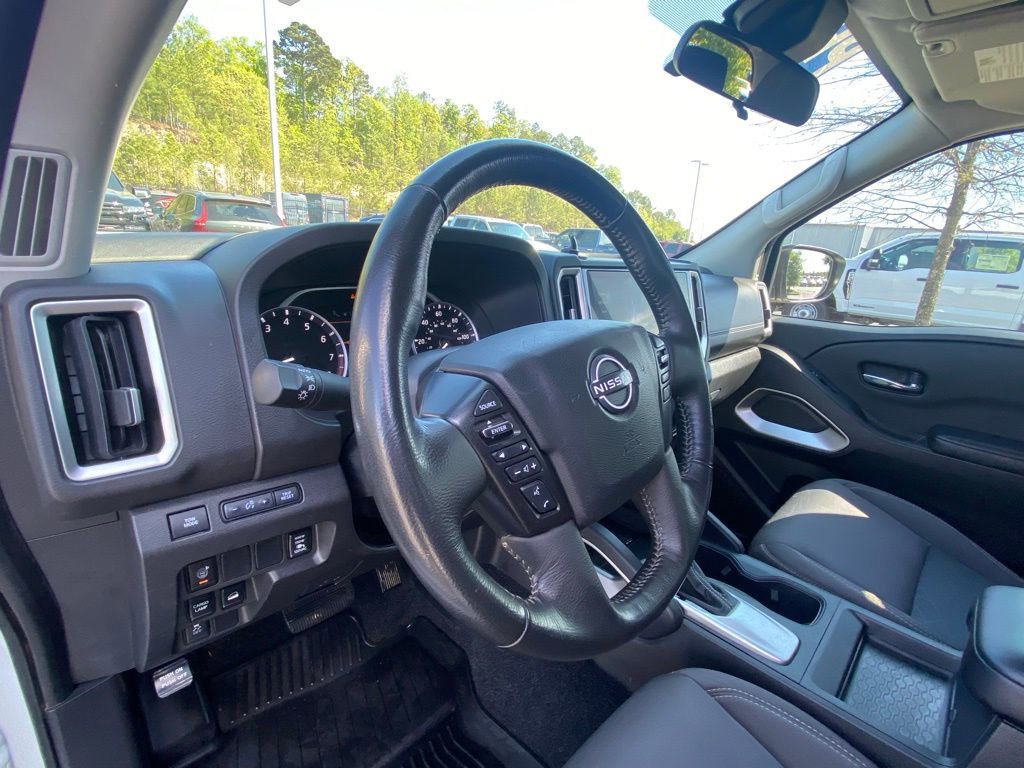 Used 2025 Nissan Frontier SV w/ SV Convenience Package image 9