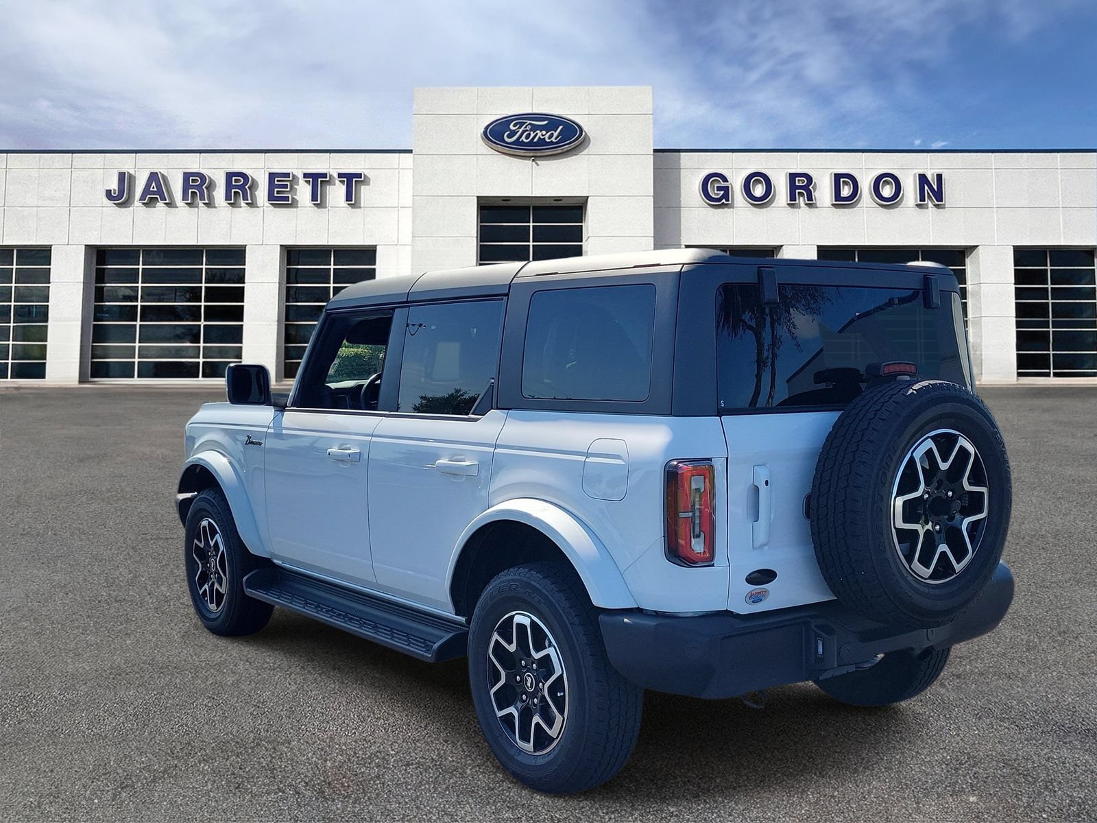 Certified 2025 Ford Bronco Outer Banks AWD/4WD image 3