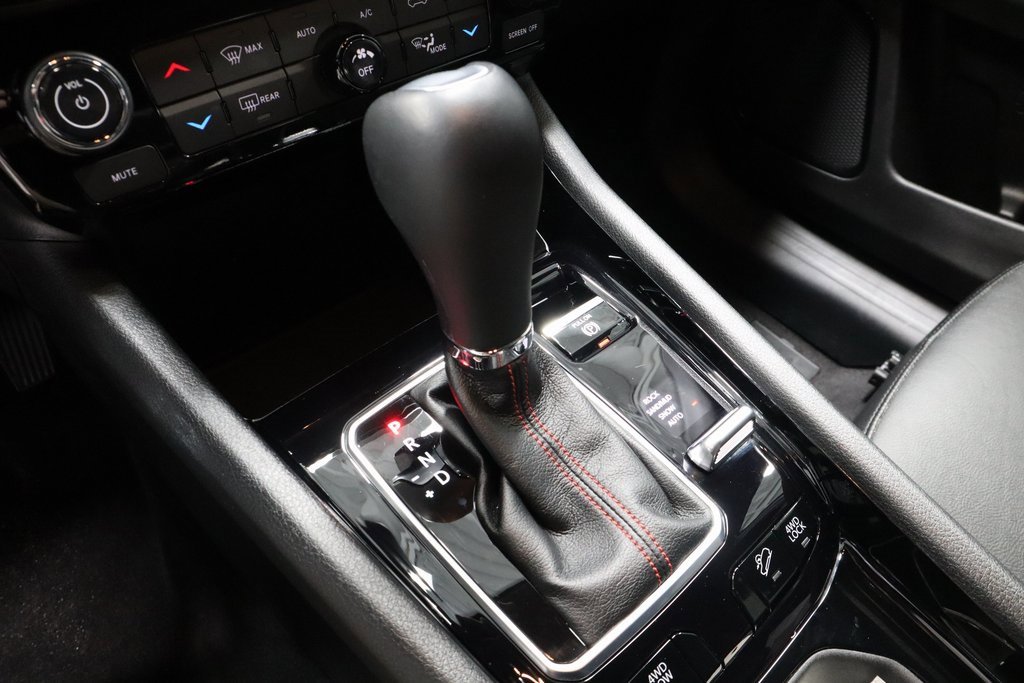 Used 2023 Jeep Compass Trailhawk w/ Trailhawk Convenience Group image 32