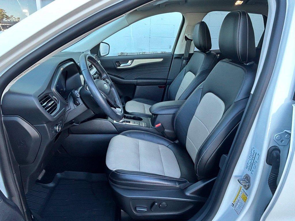 Certified 2022 Ford Escape Titanium w/ Titanium Elite Package AWD/4WD image 14