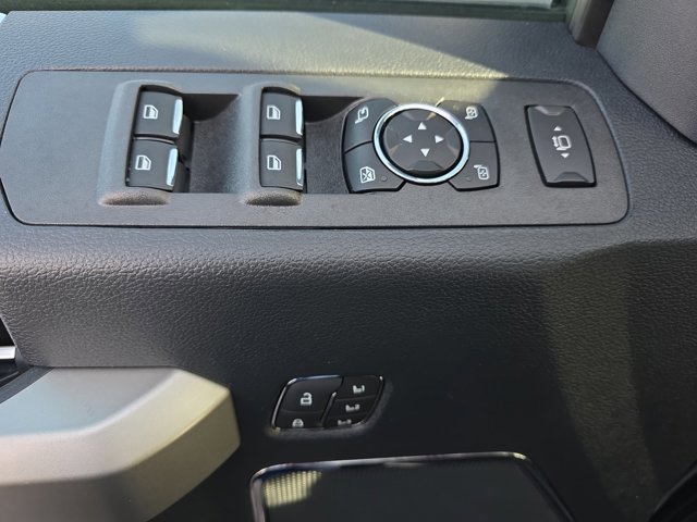 Certified 2022 Ford F350 Lariat w/ Tremor Off-Road Package image 15
