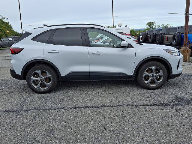 Certified 2025 Ford Escape ST-Line Select AWD/4WD image 7