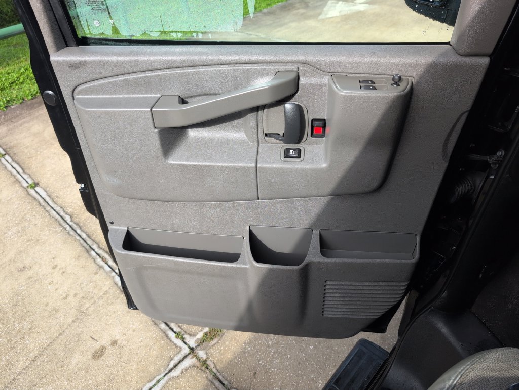 Used 2020 Chevrolet Express 3500 LT w/ LT Preferred Equipment Group RWD image 30