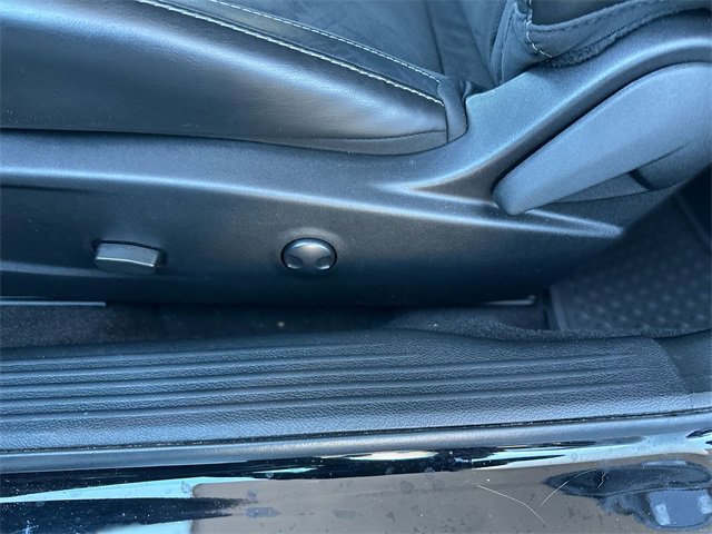 Used 2023 Dodge Challenger R/T w/ Plus Package image 13