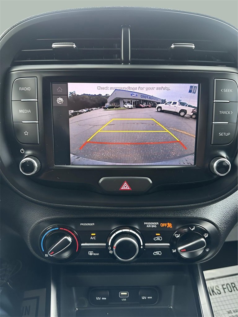 Used 2023 Kia Soul LX w/ LX Technology Package image 21