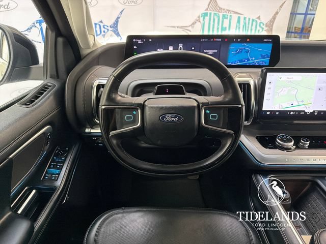 Certified 2025 Ford Expedition Platinum w/ Driver's Package AWD/4WD image 17