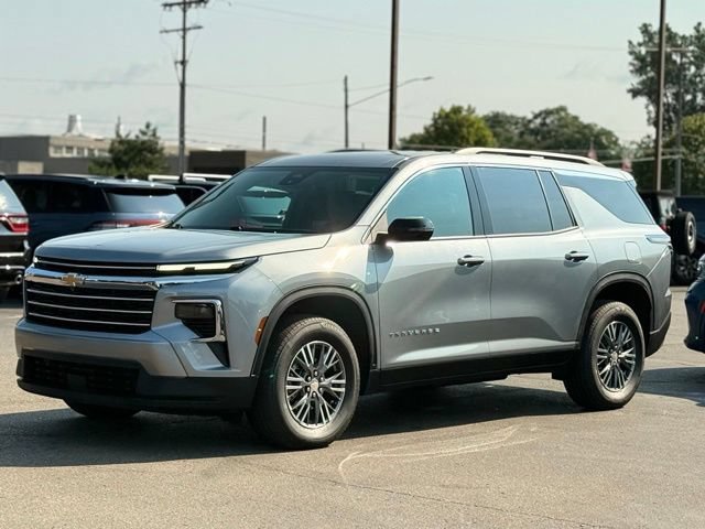 Used 2025 Chevrolet Traverse LT AWD/4WD image 45