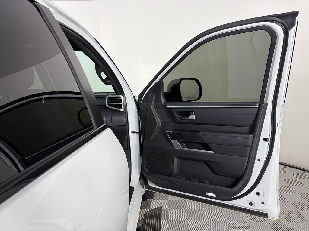 Used 2024 Toyota Sequoia Platinum AWD/4WD image 28