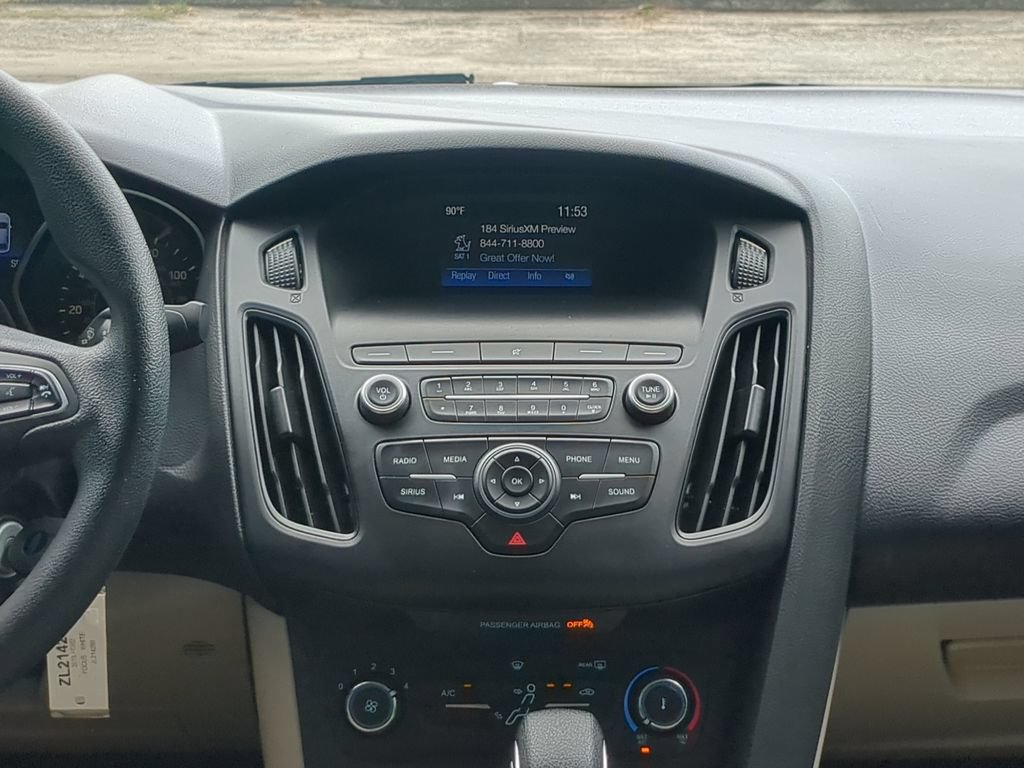 Certified 2018 Ford Focus SE FWD image 15