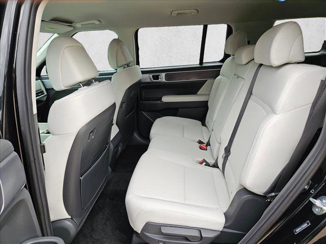 Used 2025 Hyundai Santa Fe SE image 18