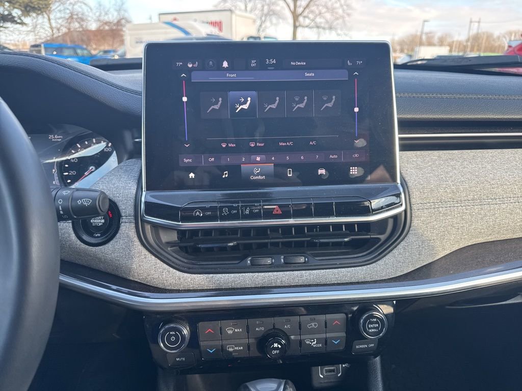 Used 2023 Jeep Compass Latitude w/ Convenience Group image 4