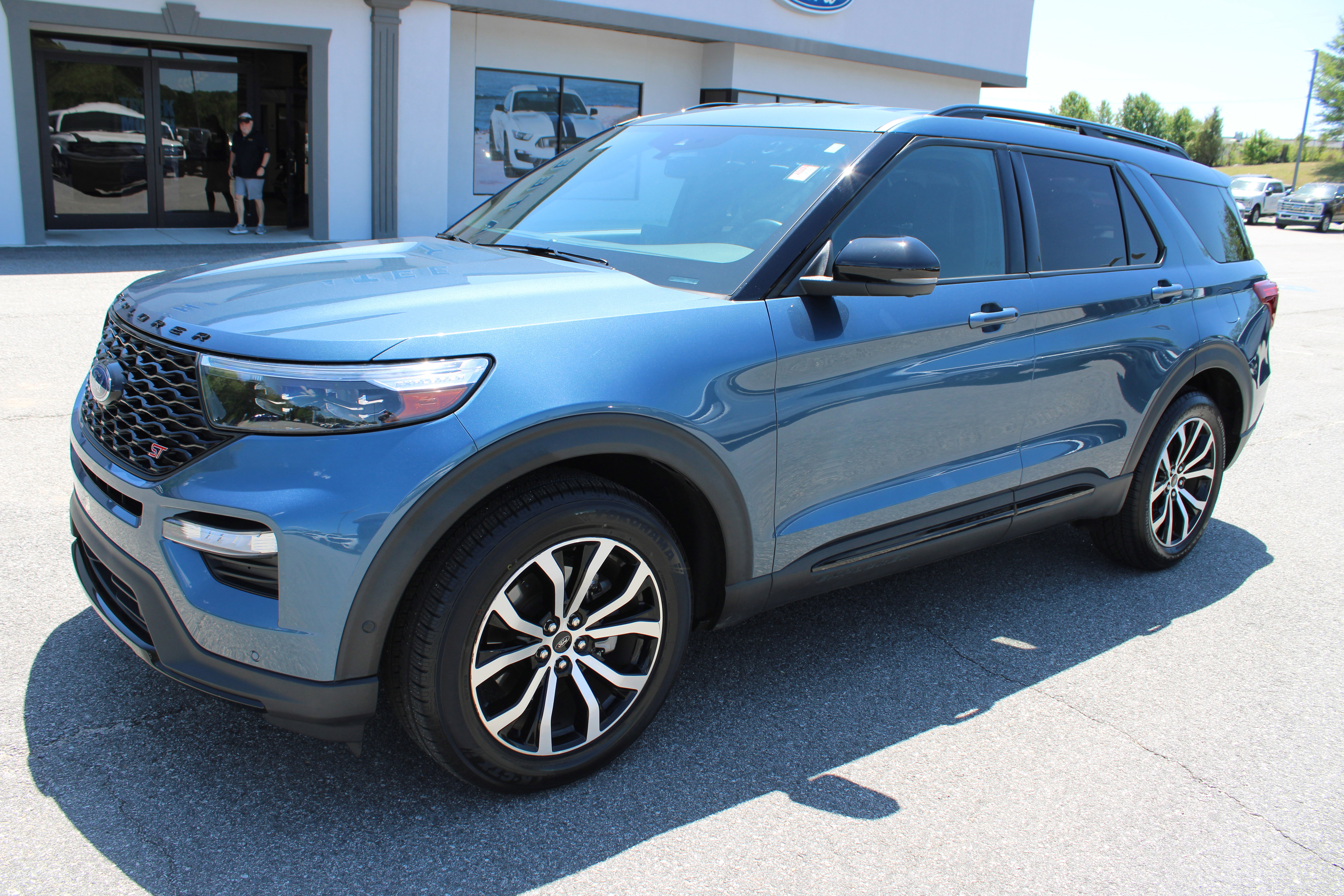 Certified 2020 Ford Explorer ST w/ Premium Technology Package AWD/4WD image 2