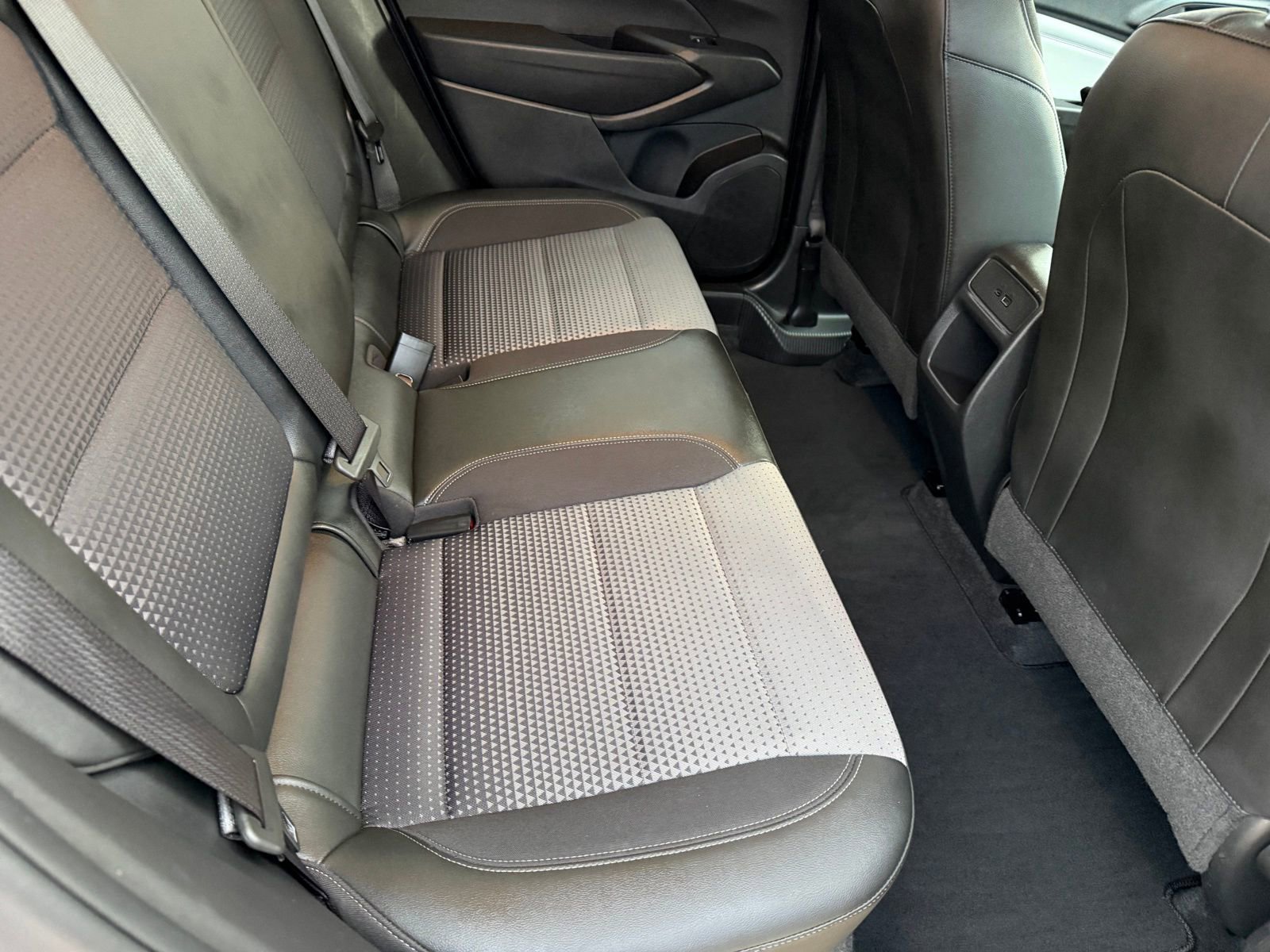 Used 2025 Chevrolet Trax LT image 19