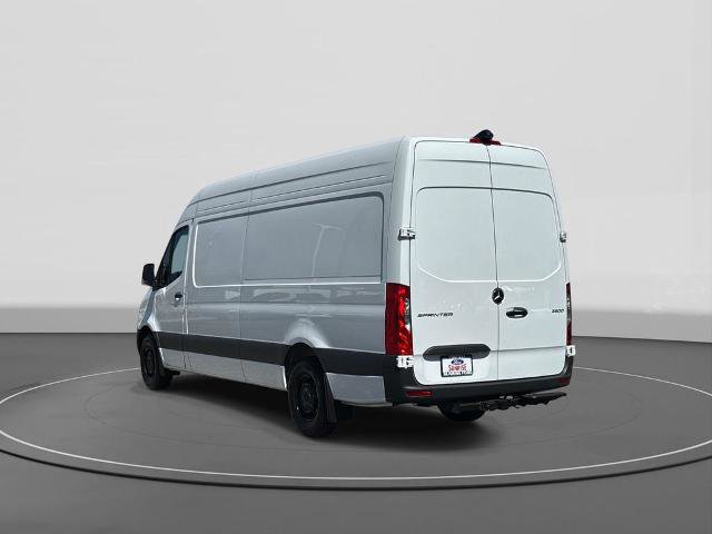 Used 2025 Mercedes-Benz Sprinter 2500 image 2