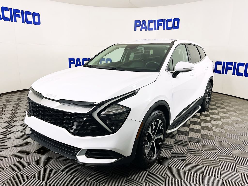 Used 2023 Kia Sportage EX image 4