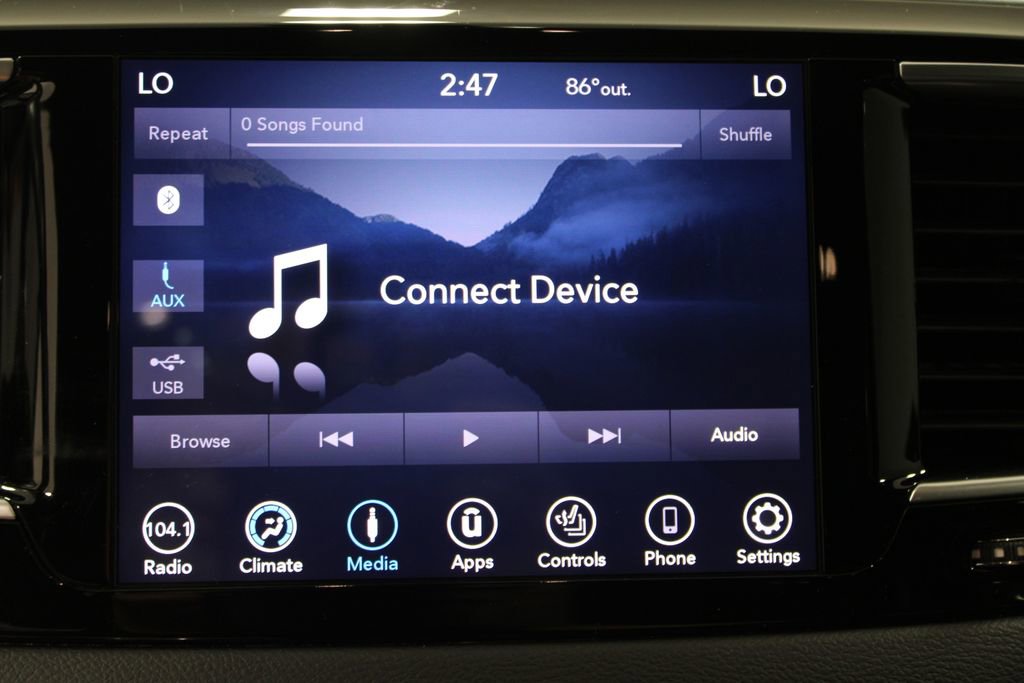 Used 2018 Chrysler Pacifica Touring-L w/ Premium Audio Group FWD image 49