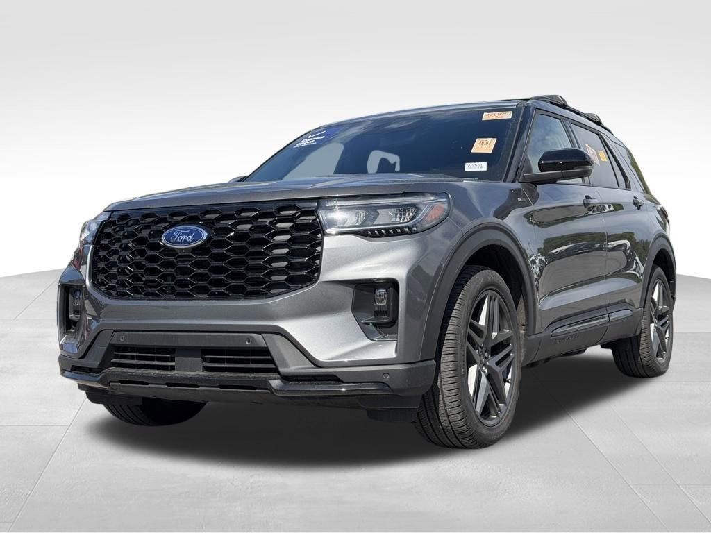 Certified 2025 Ford Explorer ST-Line w/ Premium Package AWD/4WD image 3