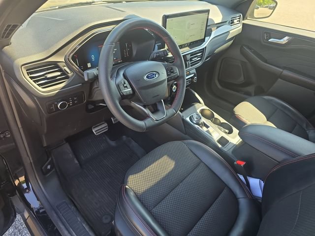 Certified 2023 Ford Escape ST-Line w/ Tech Pack #1 AWD/4WD image 7