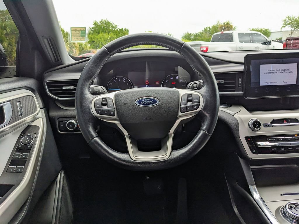 Certified 2022 Ford Explorer XLT w/ Equipment Group 202A image 16