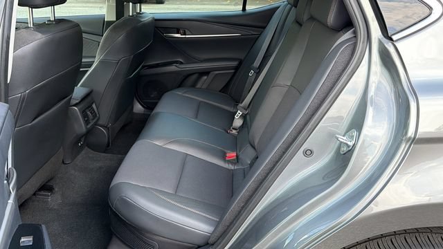Used 2025 Toyota Camry XLE FWD image 20