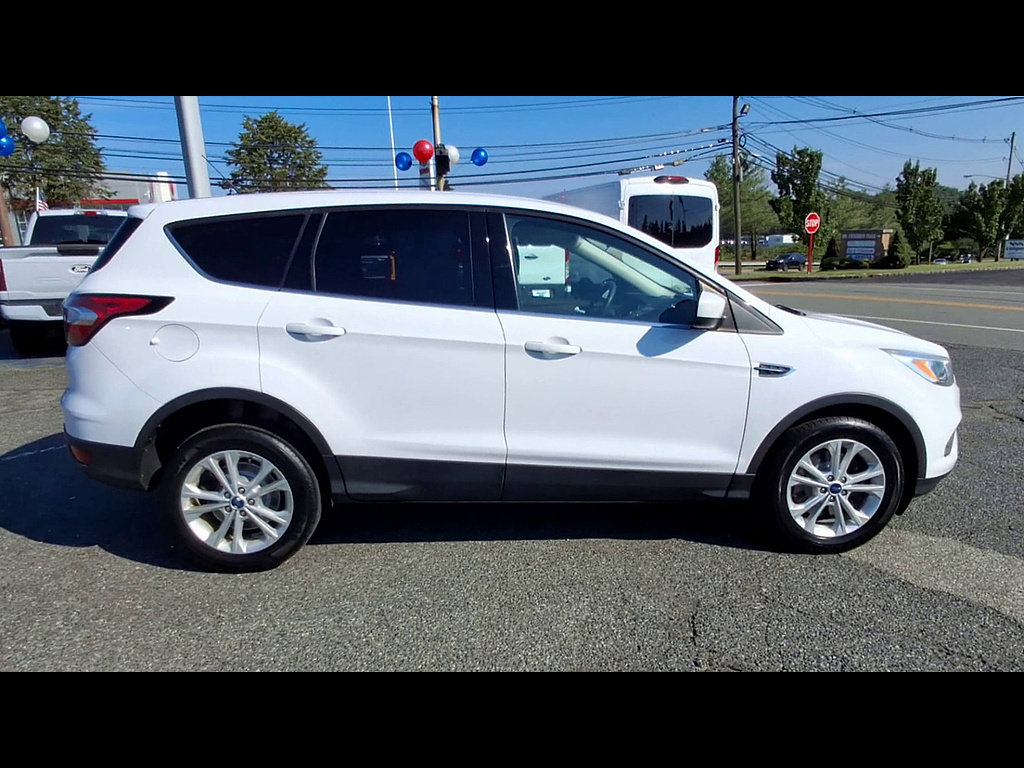 Certified 2017 Ford Escape SE w/ SE Cold Weather Package AWD/4WD image 9