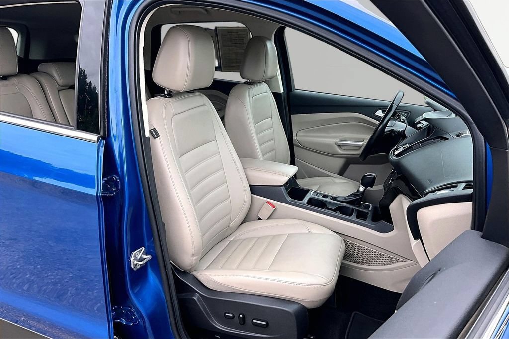 Certified 2017 Ford Escape Titanium FWD image 7