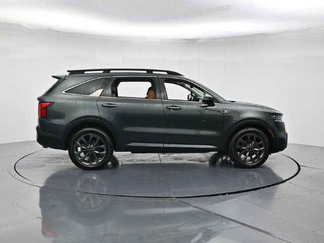 Used 2022 Kia Sorento SX Prestige w/ Rust Color Package AWD/4WD image 2