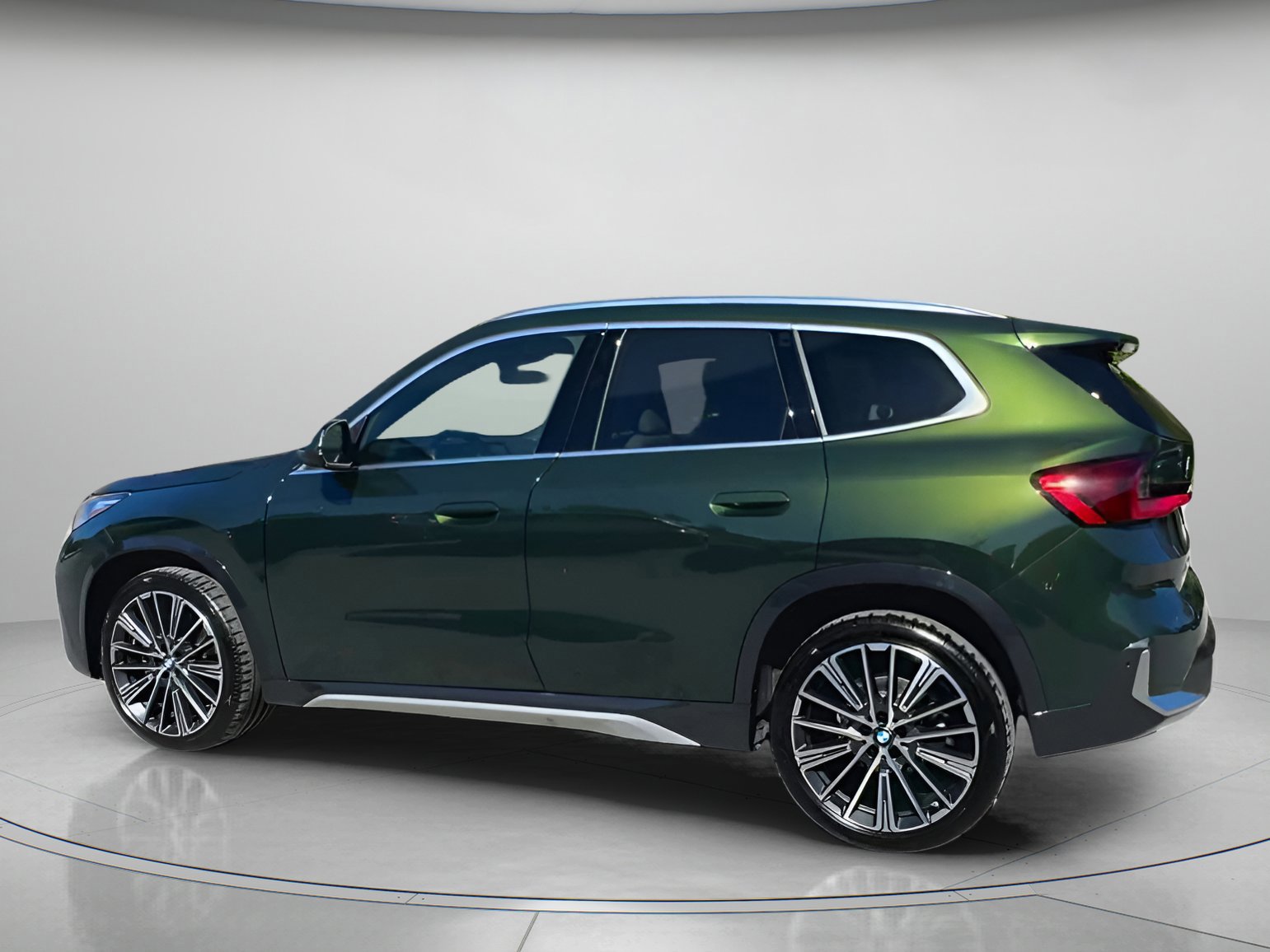 Used 2025 BMW X1 xDrive28i w/ Convenience Package image 12