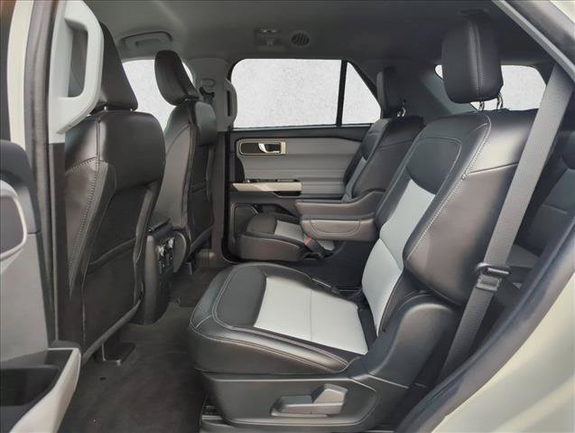 Certified 2023 Ford Explorer XLT w/ Equipment Group 202A AWD/4WD image 18
