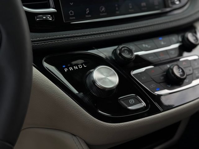 Used 2023 Chrysler Pacifica Limited FWD image 29