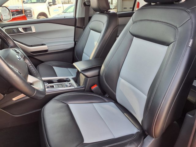 Certified 2023 Ford Explorer XLT w/ Equipment Group 202A image 6