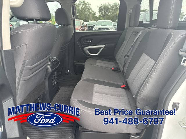 Used 2020 Nissan Titan SV w/ SV Convenience Package RWD image 12