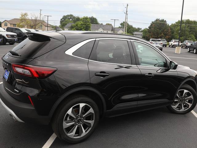 Certified 2024 Ford Escape Platinum AWD/4WD image 10