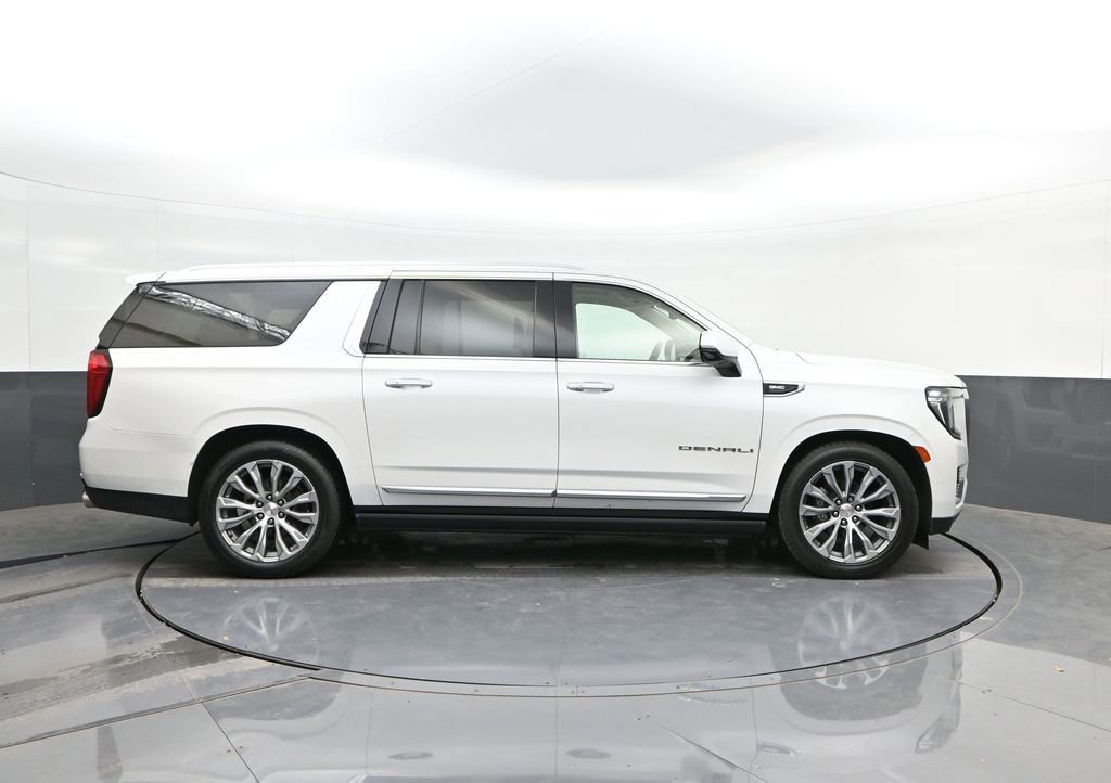 Used 2021 GMC Yukon XL Denali w/ Denali Ultimate Package AWD/4WD image 26