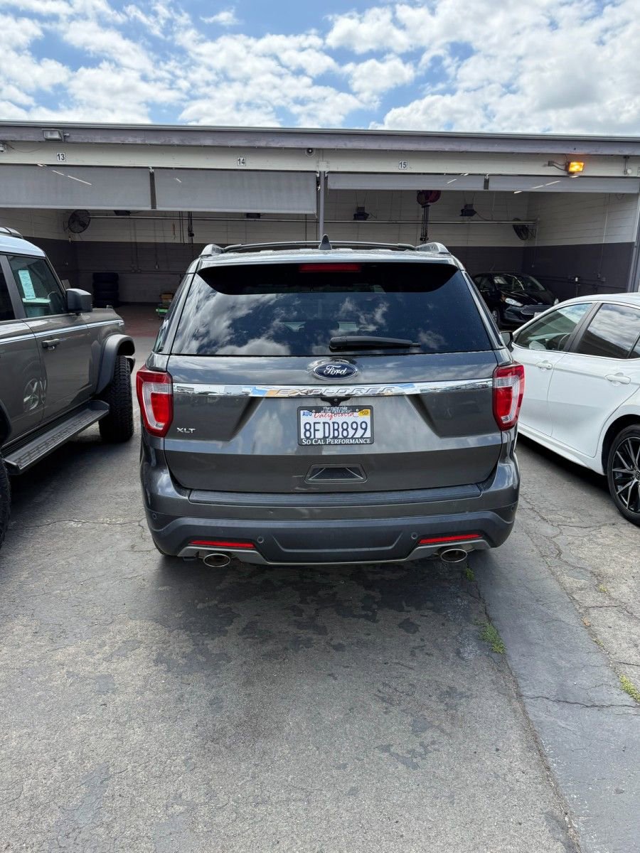 Certified 2018 Ford Explorer XLT FWD image 5
