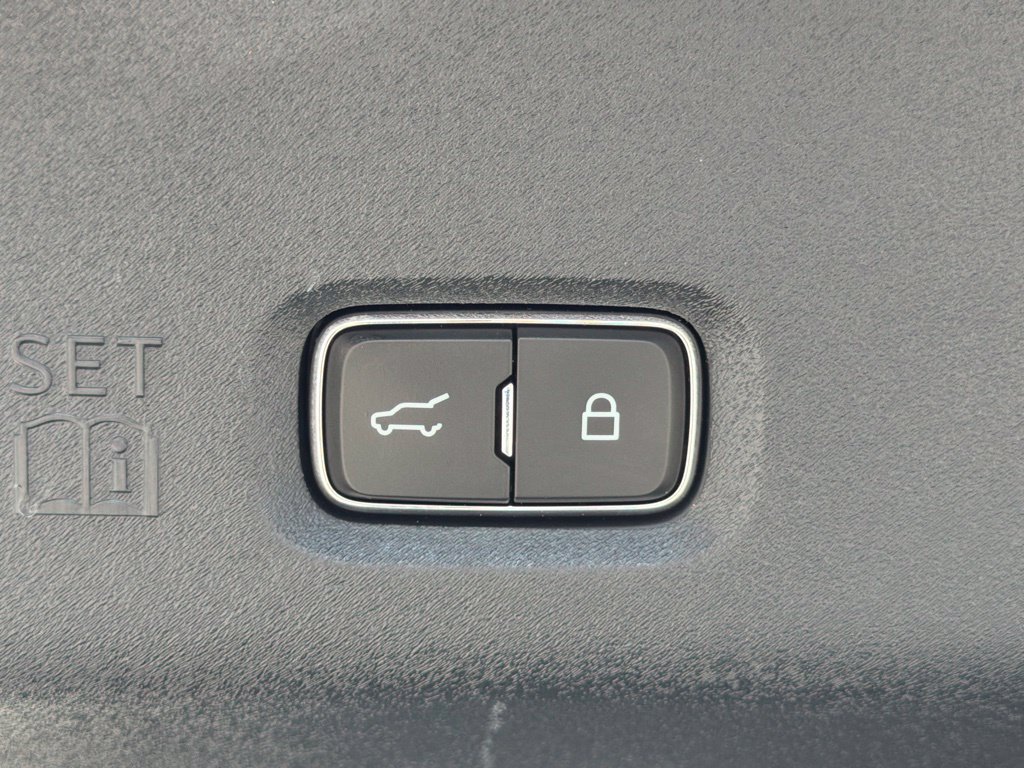 Certified 2025 Ford Expedition Active AWD/4WD image 18